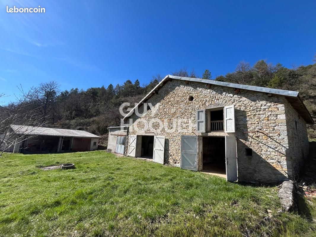 Maison 4 pièces 272 m² · à Eygluy-Escoulin · 272 m² · 119 900 €