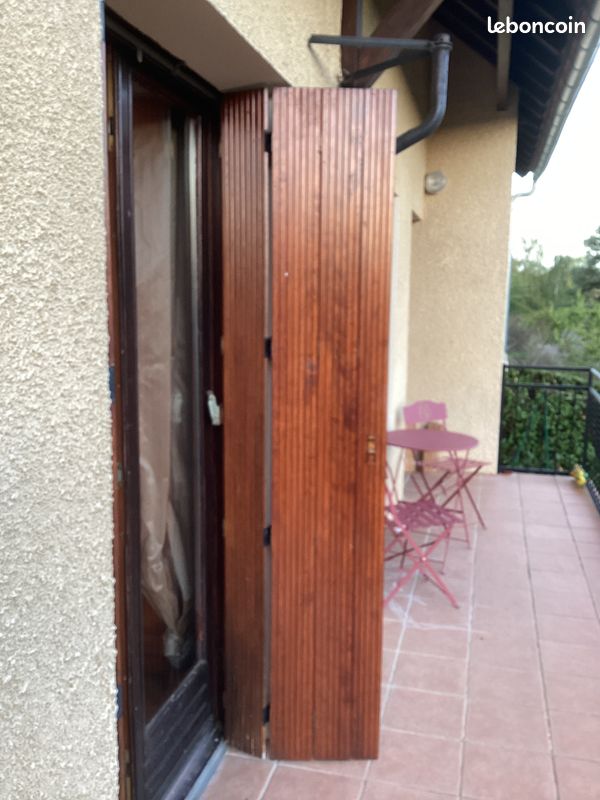 Vends persiennes volets bois 8 vtx pin lasuré (image 1)