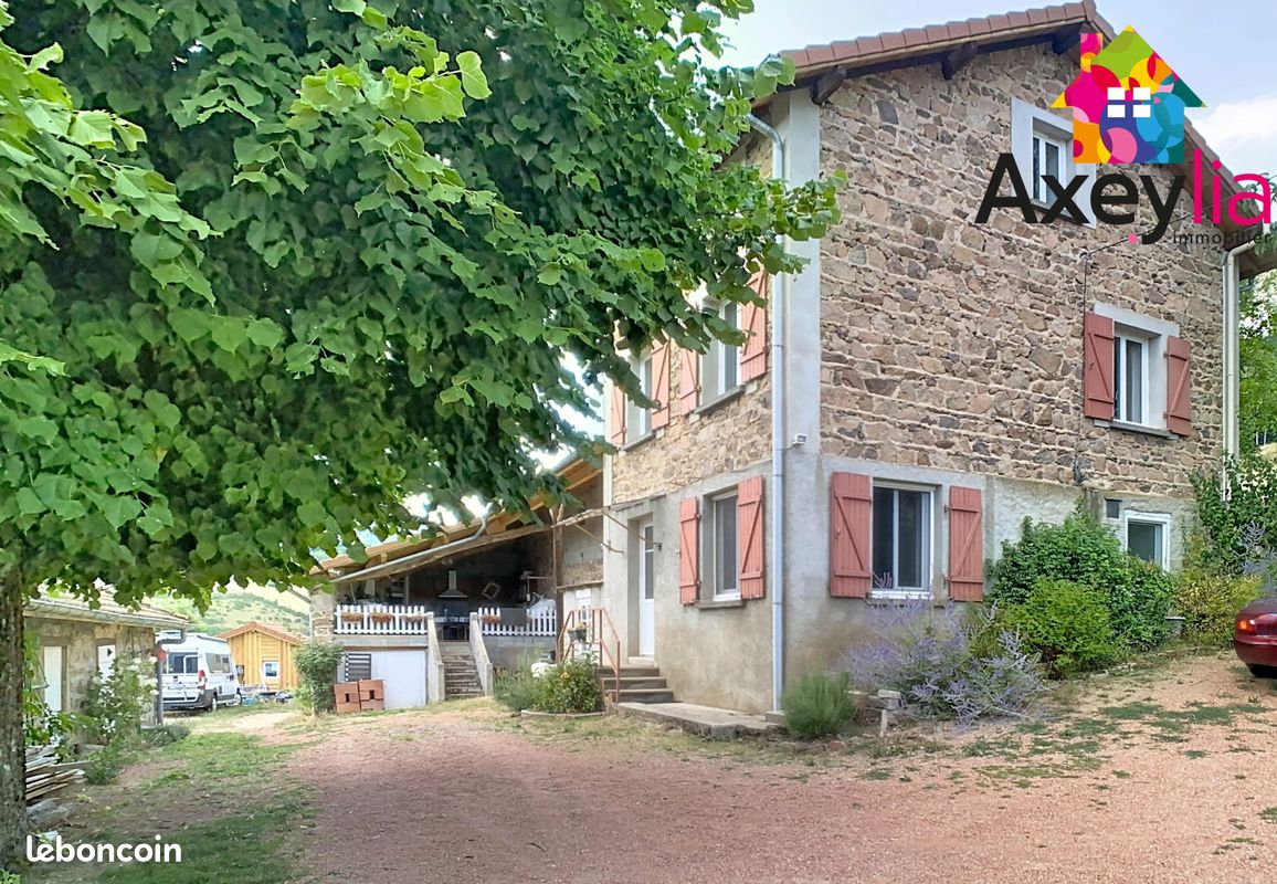 Maison 10 pièces 180 m² · à Villemontais · 180 m² · 245 000 €
