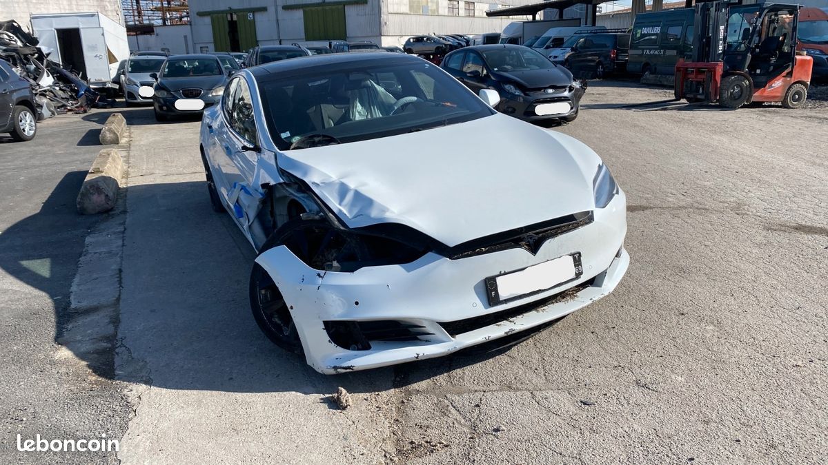 Tesla model s p100d dual motor accidente (image 2)
