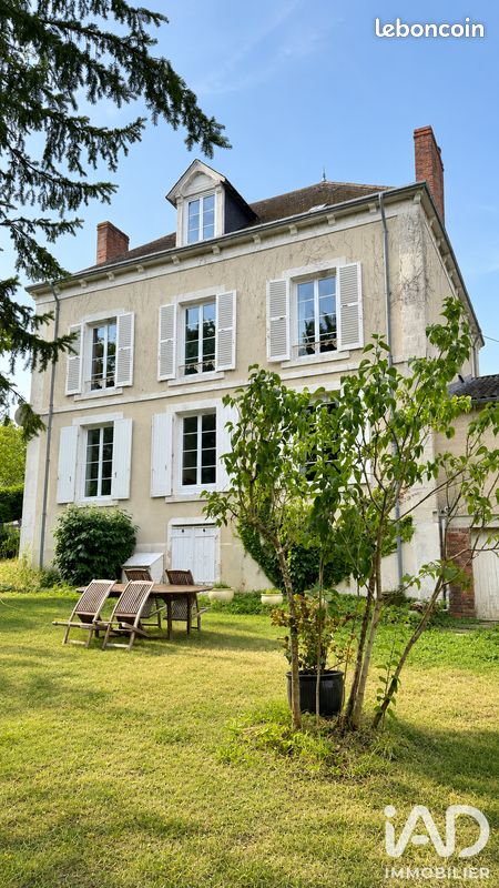 Maison 5 pièces 194 m² · à Beauce la Romaine · 194 m² · 270 000 €
