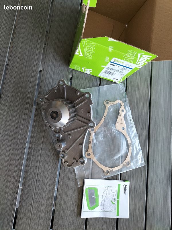 VALEO 506715 Pompe à Eau Avec Joints Et Poulie - Pièce Moteur Voiture