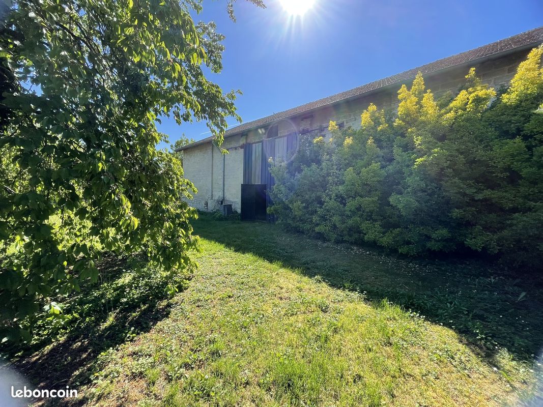 Local commercial 6 pièces 174 m² · à Caurel · 174 m² · 577 000 €