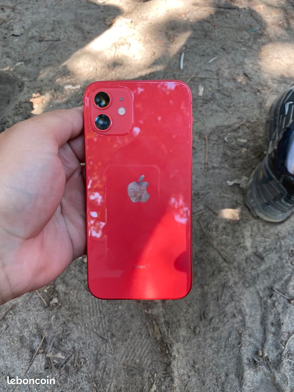 IPhone 12 rouge (image 2)