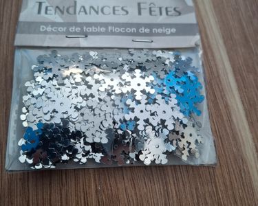 Lot De 600 Confettis Bleus En Forme De Flocon De Neige Pour