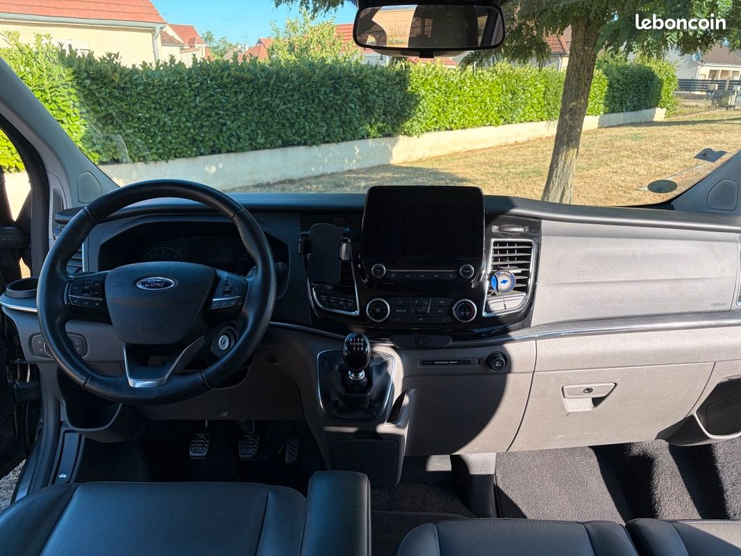 Ford Tourneo Custom Active 9 places – moteur 21 300 km, châssis 192 000 km - Novembre 2021 (image 2)