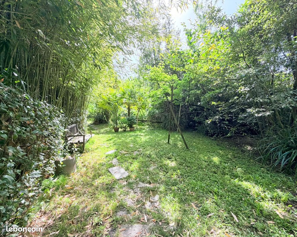 Terrain constructible avec maison et hangar – fort potentiel – cenon · 695 000 €