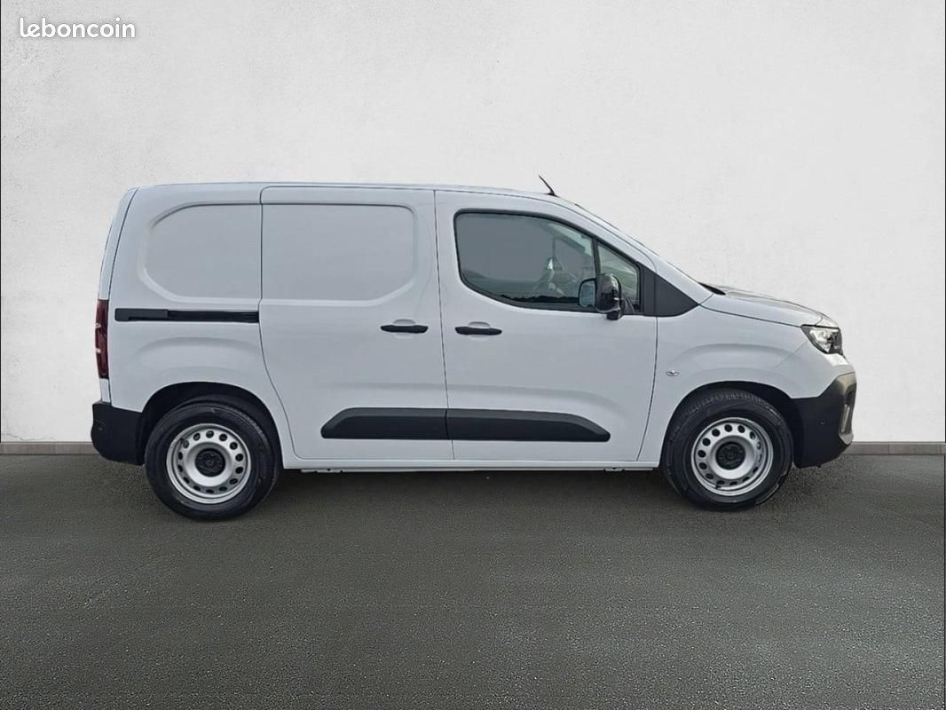 Peugeot Partner FOURGON ELECTRIQUE E- FGN 136 CH M CHARG UT MAJ 54 KWH AUT (image 4)
