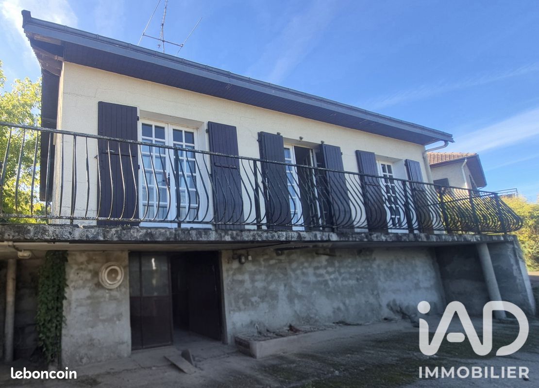 Maison 5 pièces 123 m² · à Bujaleuf · 123 m² · 49 000 €