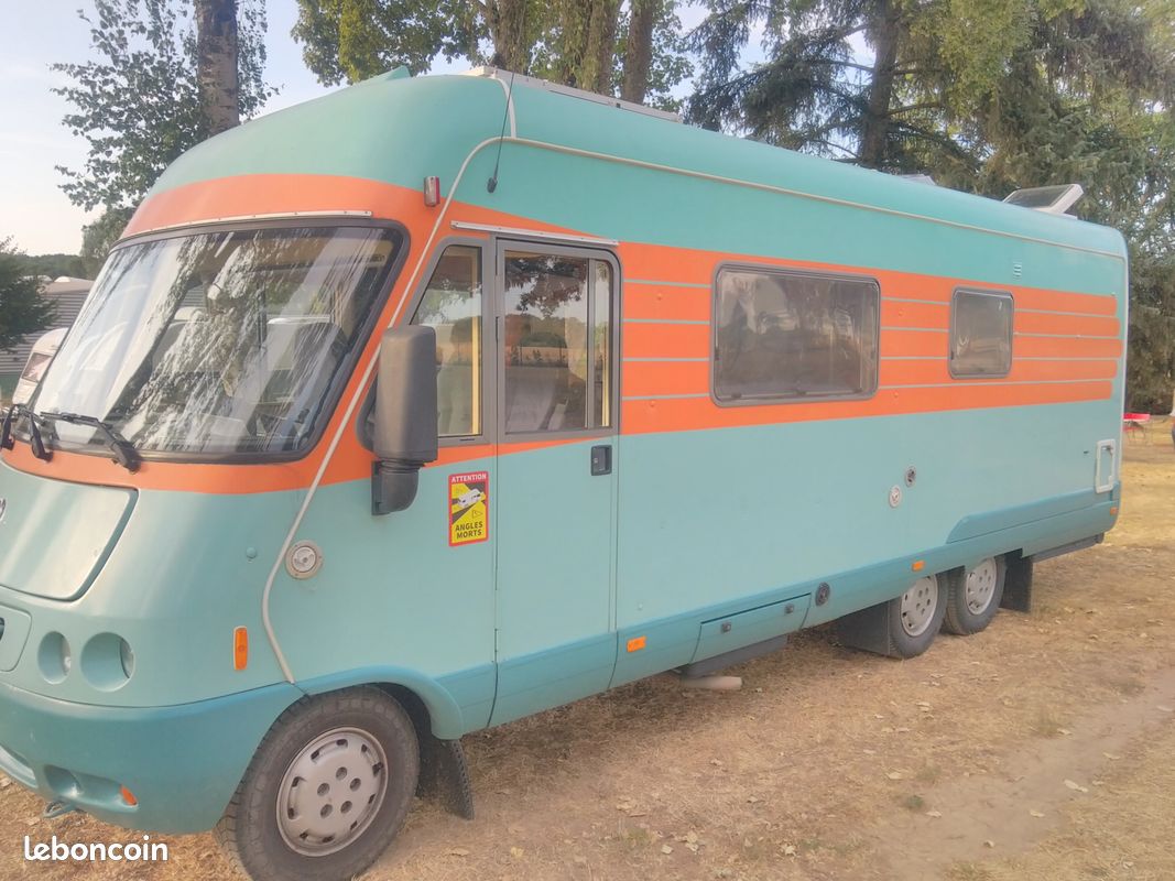 Camping car Hymer 6 places 6 couchages PL 4.2t (image 1)