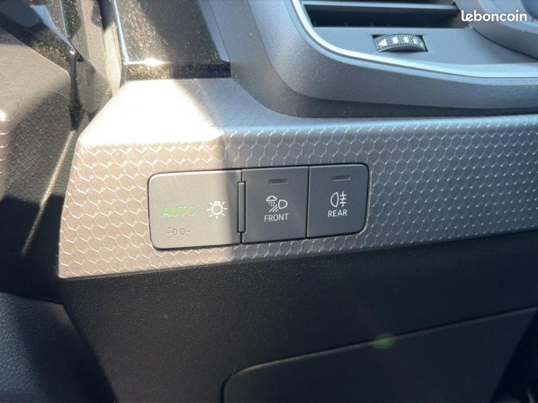 AUDI A1 SPORTBACK 30 tfsi 116 s line s tronic 7 (image 30)