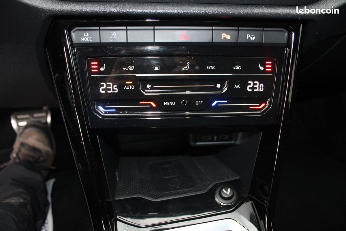 Volkswagen T-ROC II 2L TDI 150 CV R-LINE GPS 3D CAMÉRA FULL LED ATTELAGE I-COKPIT USB BOITE AUTO DSG (image 15)
