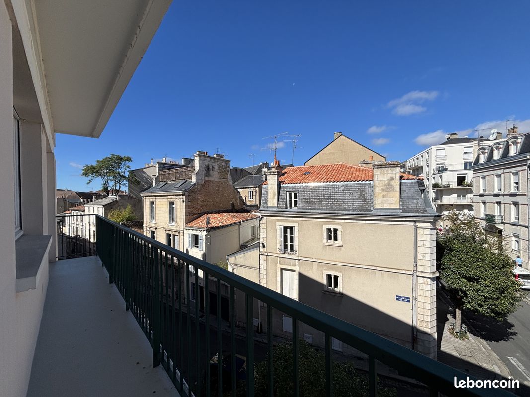 Appartement 4 pièces 116 m² · à Poitiers · 116 m² · 1 220 €/mois