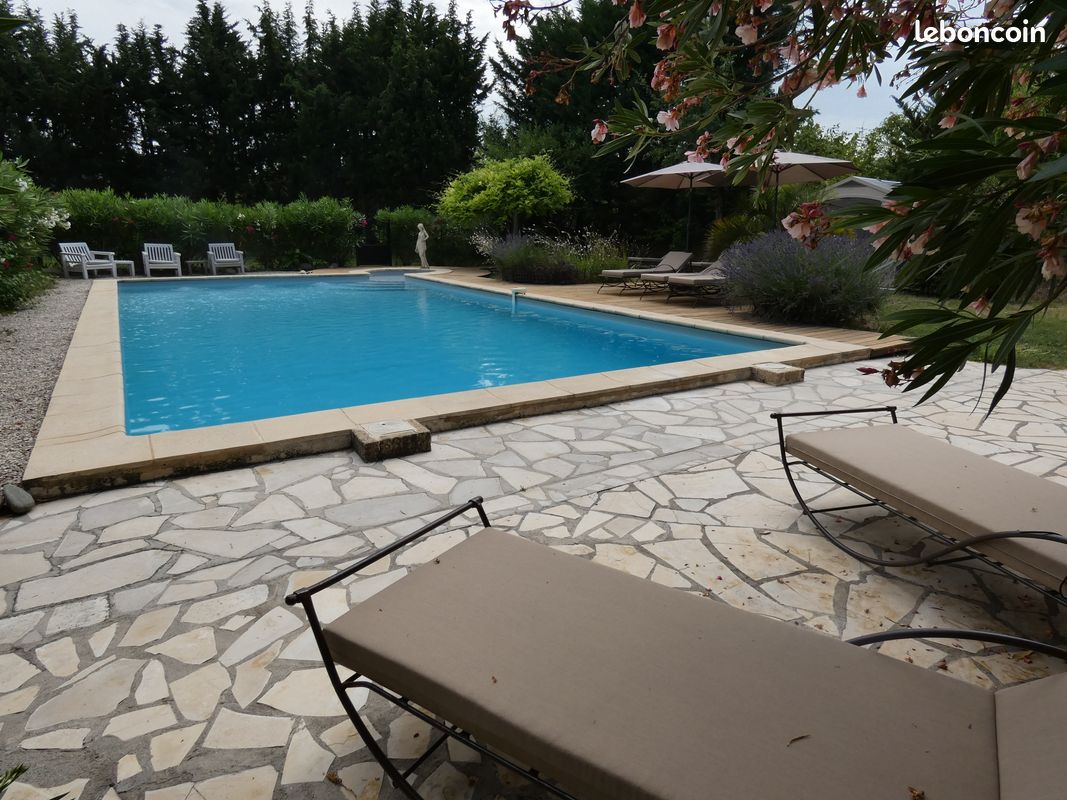 Maison 12 pièces 350 m² · à L'Isle-sur-la-Sorgue · 350 m² · 1 350 000 €