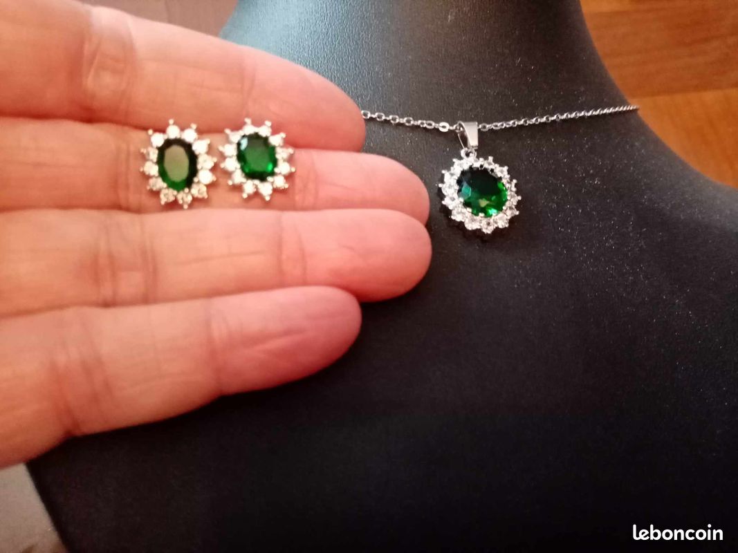 Magnifique parure Swarovski, 