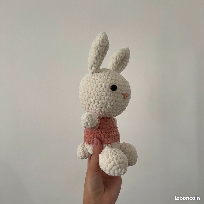 Peluche lapin en crochet fait-main (image 6)