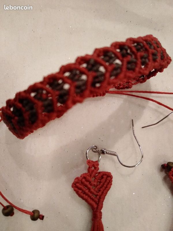 Ensemble bracelet et boucles d'oreilles (image 1)