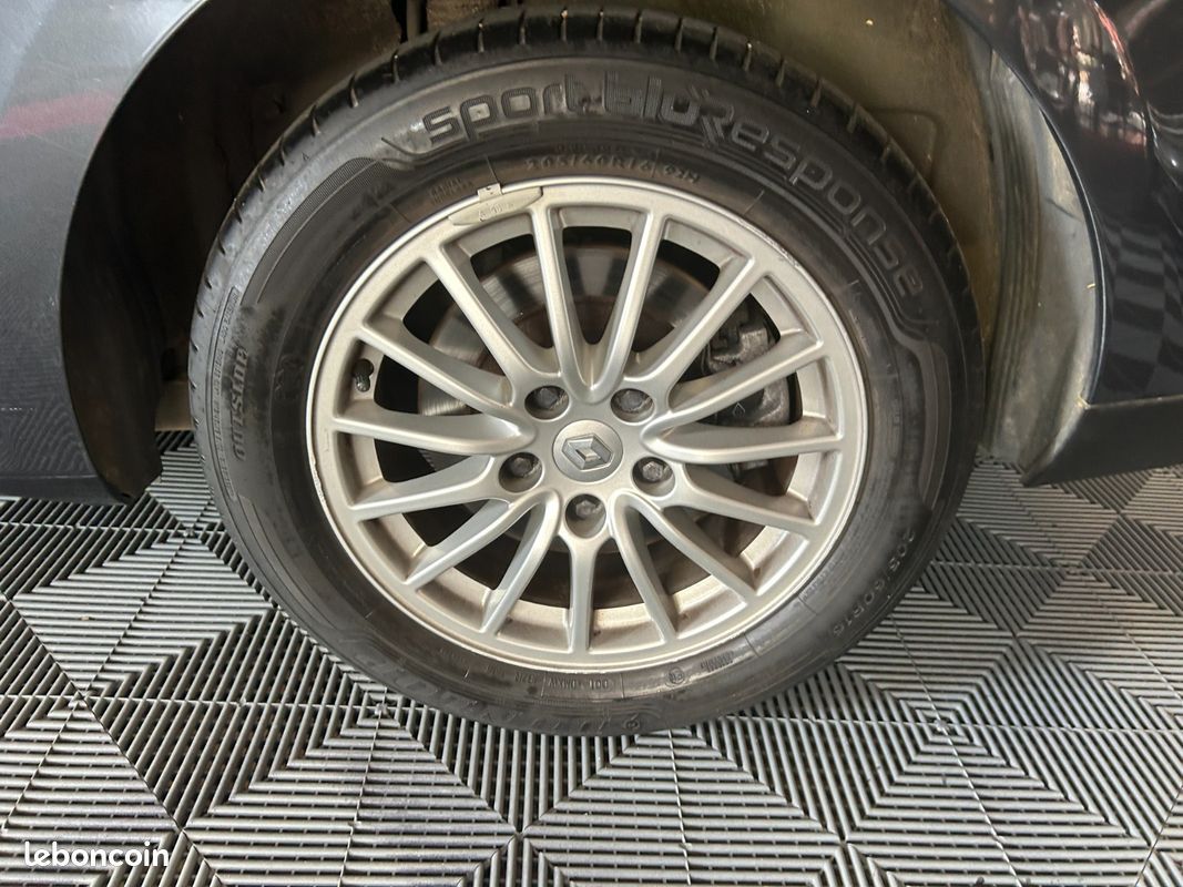 RENAULT LAGUNA 1.5 dCi 110 FAP eco2 Expression Champion (image 10)