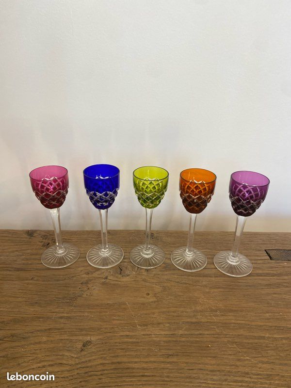 Verre à vin en cristal Baccarat modèle Genova doublé Ambre