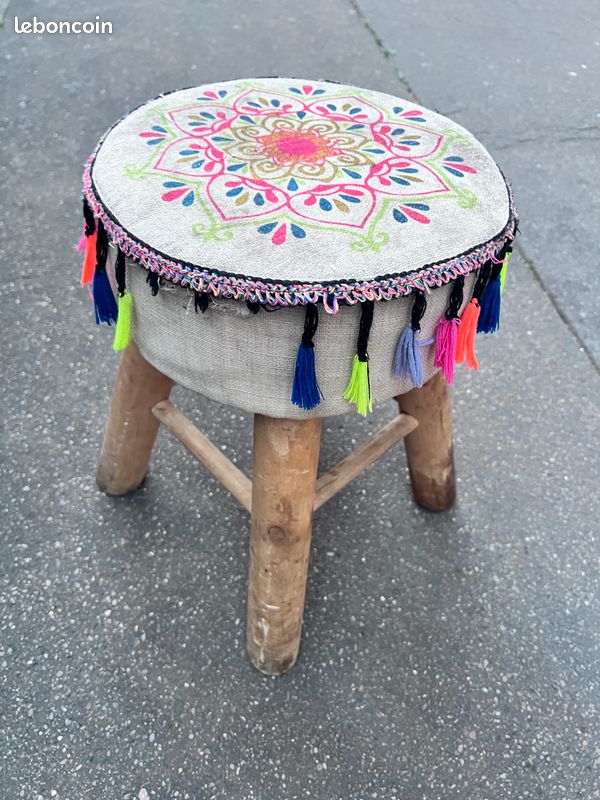 Tabouret hippy bois (image 1)