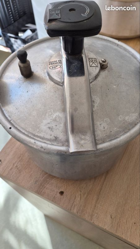 Cocotte minute seb 10 litres d'occasion - Arts de la table - - page 2