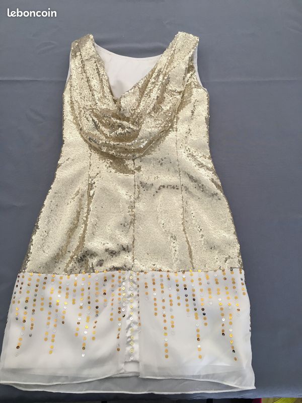 Robe à paillettes dore et blanche (image 1)