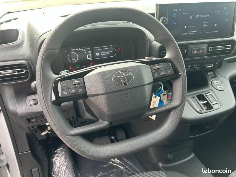 Toyota PROACE CITY Medium Electric 136ch 50 kWh Start Confort 3P MY25 (image 26)