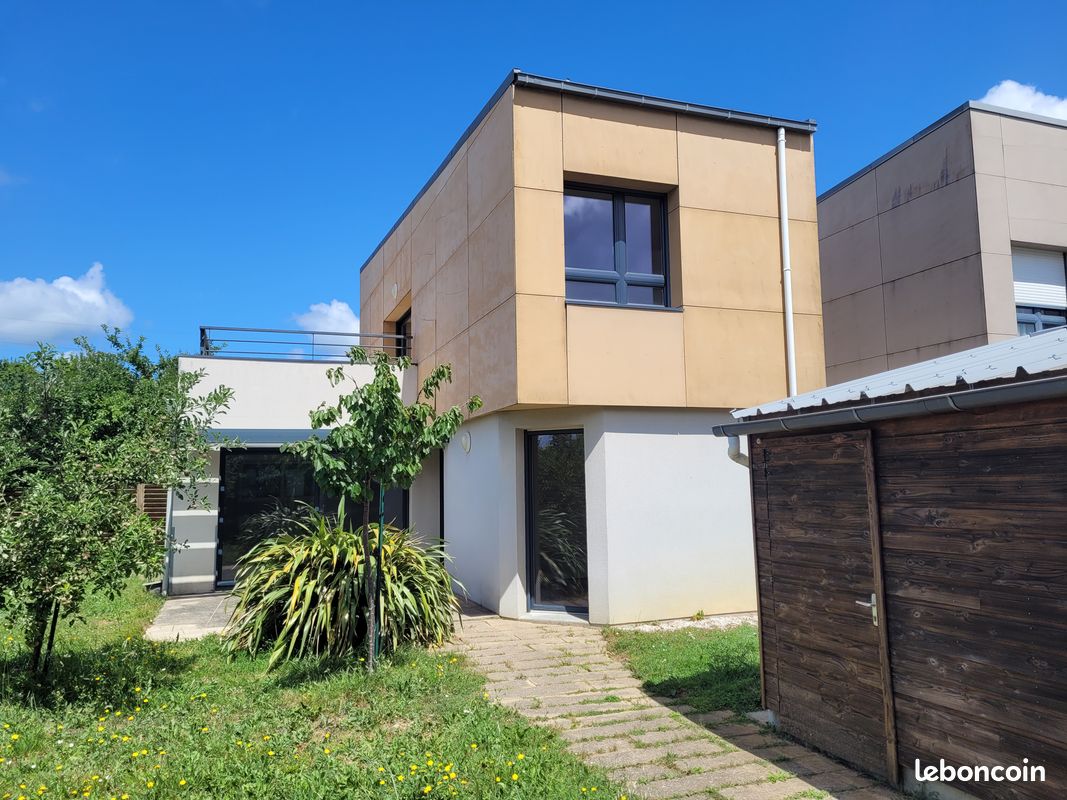 Maison 4 pièces 86 m² · à Saint-Barthélemy-d'Anjou · 86 m² · 28 000 €