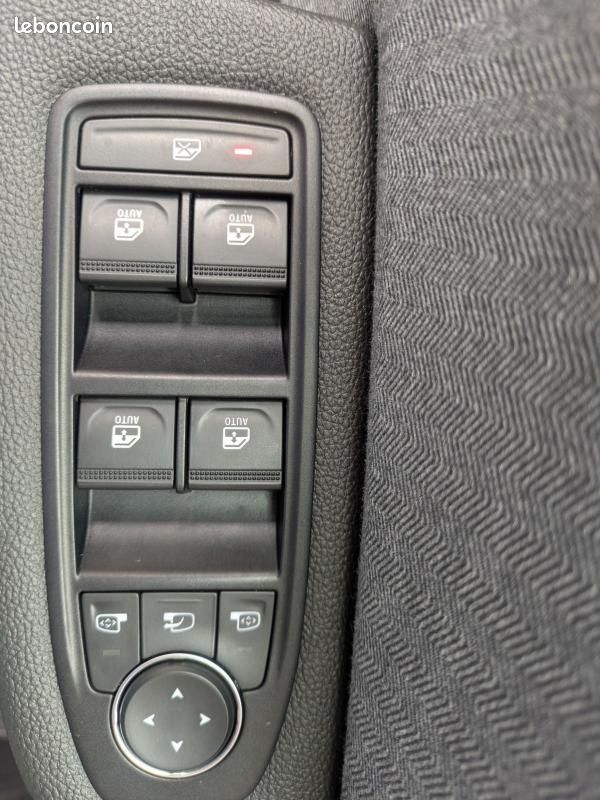 Renault Clio V E-TECH FULL HYBRID 145CH GSR2 TECHNO (image 6)