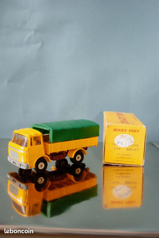 Camion Berliet Miniature 1/43 - Modèle N95 Couleur Blanc - Marque IXO - Neuf En Boîte
