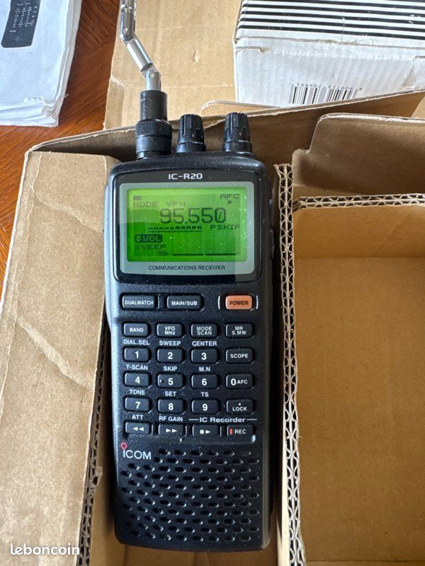 RADIO VHF Portable ICOM IC-M94DE AVEC RECEPTEUR AIS ET ASN