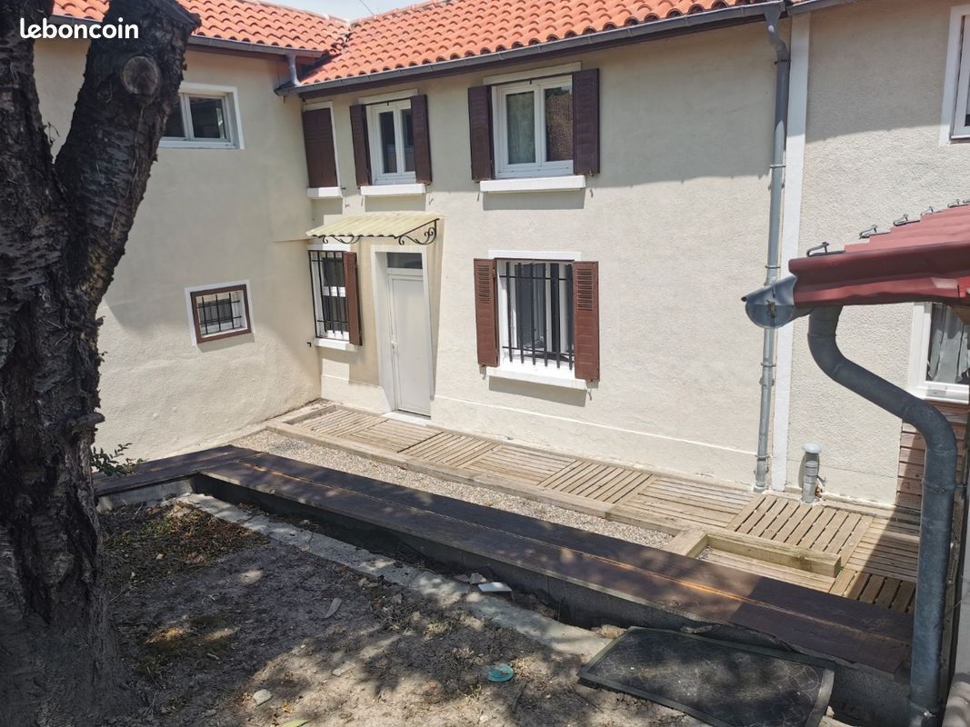 Immeuble 5 pièces 143 m² · à Aire-sur-l'Adour · 143 m² · 290 000 €