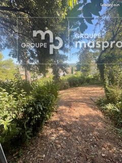 Terrain à bâtir de 634 m² à VELAUX (13) · 279 000 €