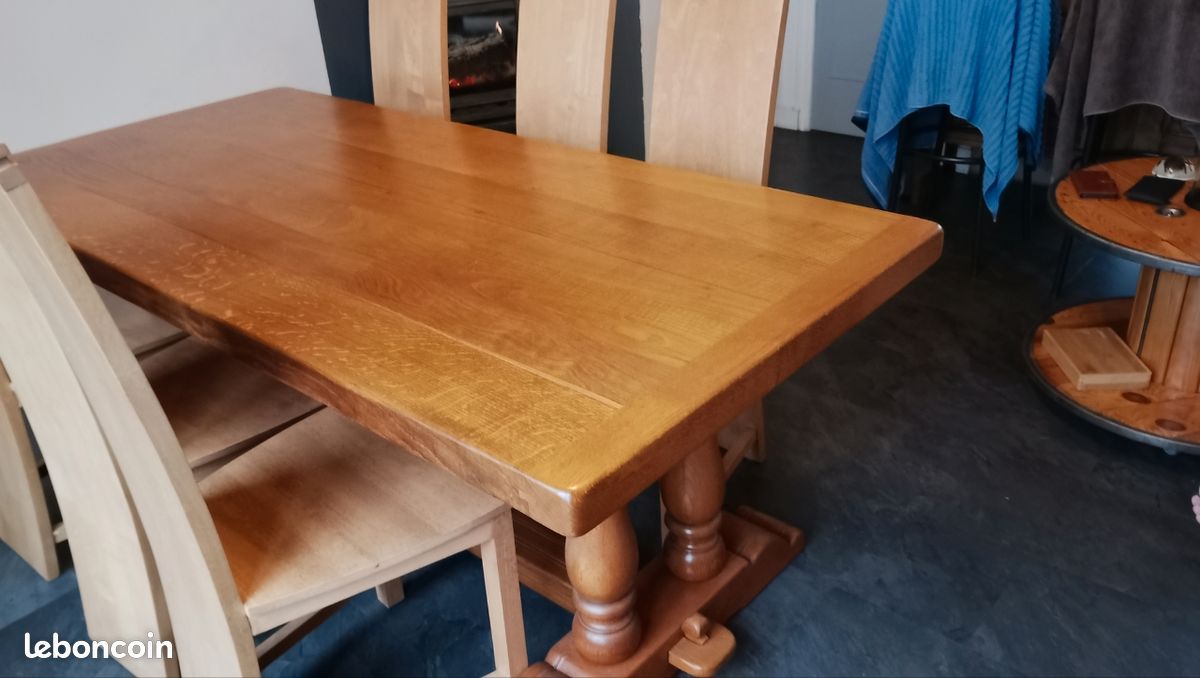 Table monastère et ses chaises (image 4)