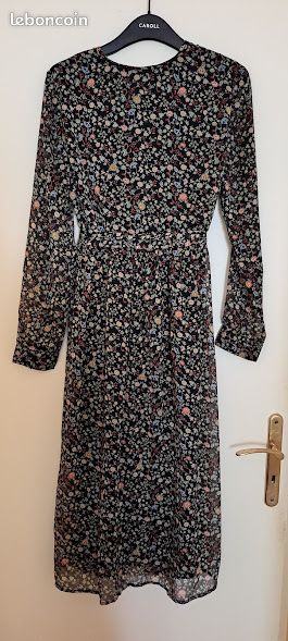 Robe mi-longue fleurie (image 2)