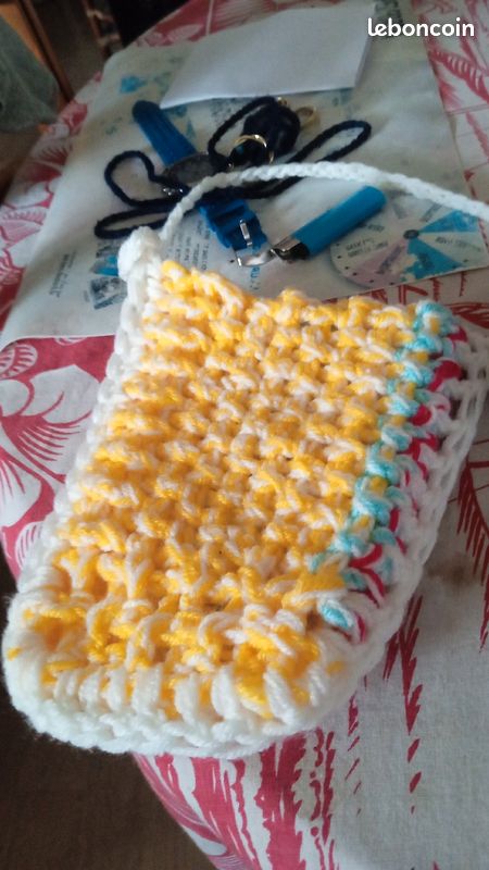 Sacoche artisanal pour portable (image 2)
