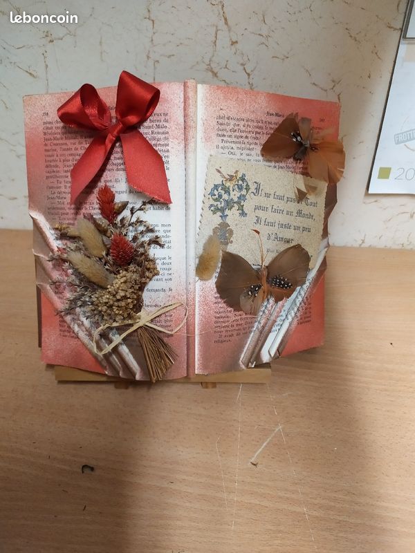Livre décoratif à poser sur chevalet (image 1)