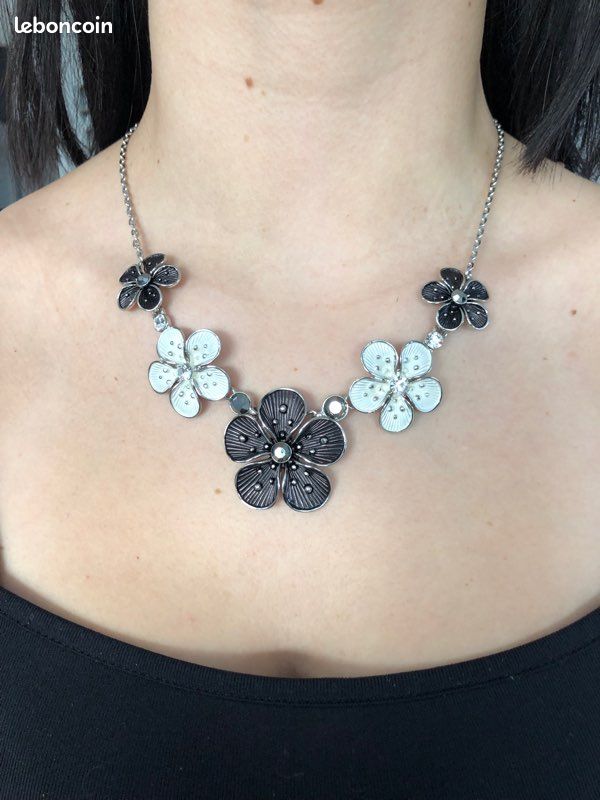 Parure collier et boucles d’oreilles (image 3)