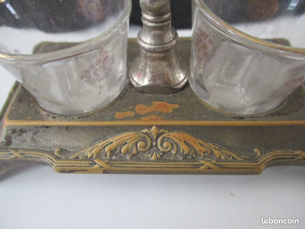 Ancien serviteur de table en métal salière et poivrière salerons en bronze serviteur (image 5)