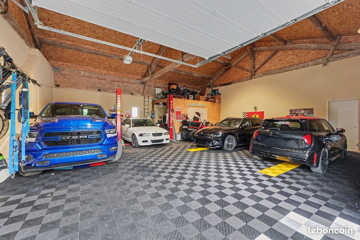 Propriété 8 pièces 334 m² (image 17)