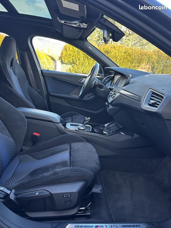 BMW Série 1 (F40) M135i xDrive 2.0 i 306 ch Performance (image 17)