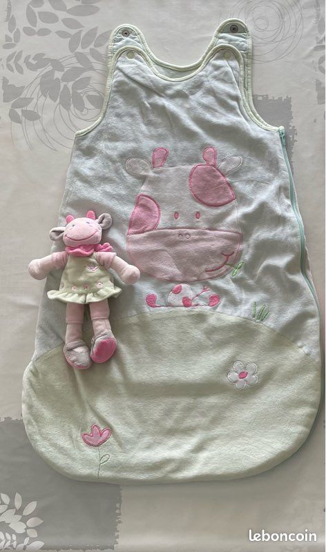 Tour de lit + gigoteuse + doudou (image 1)