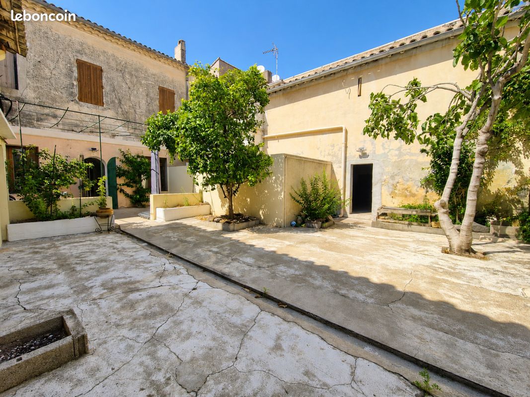 Maison 8 pièces 217 m² · à Aigues-Mortes · 217 m² · 535 000 €