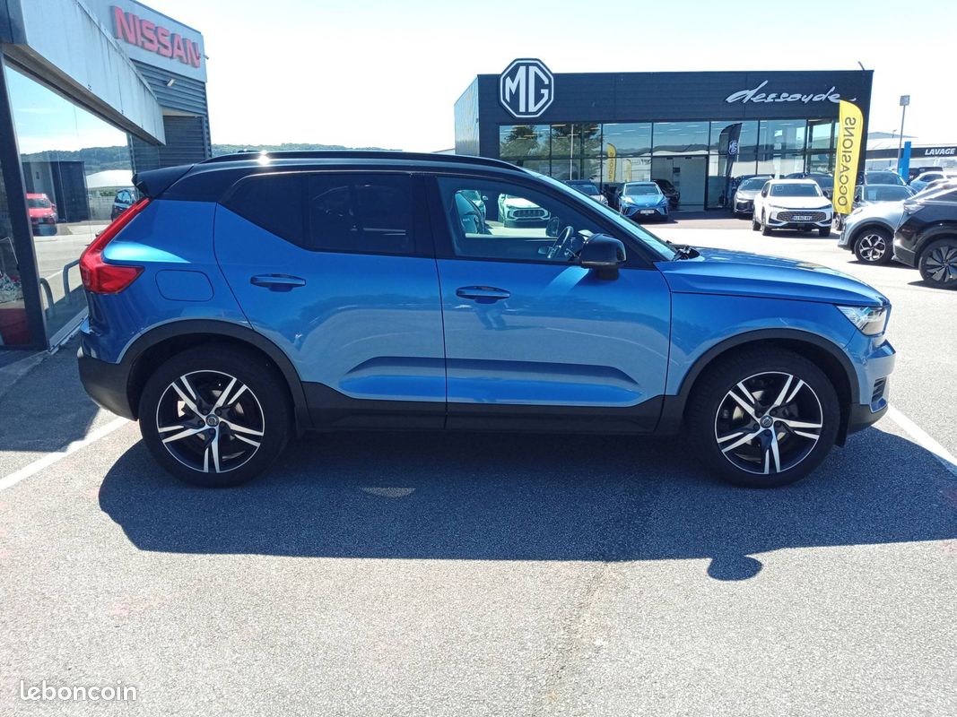 VOLVO XC40 T3 163 ch Geartronic 8 R-Design (image 6)
