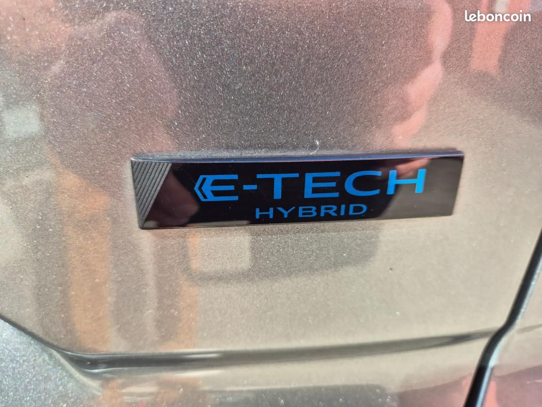 Renault Austral E-Tech hybrid 200 Techno esprit Alpine (image 11)