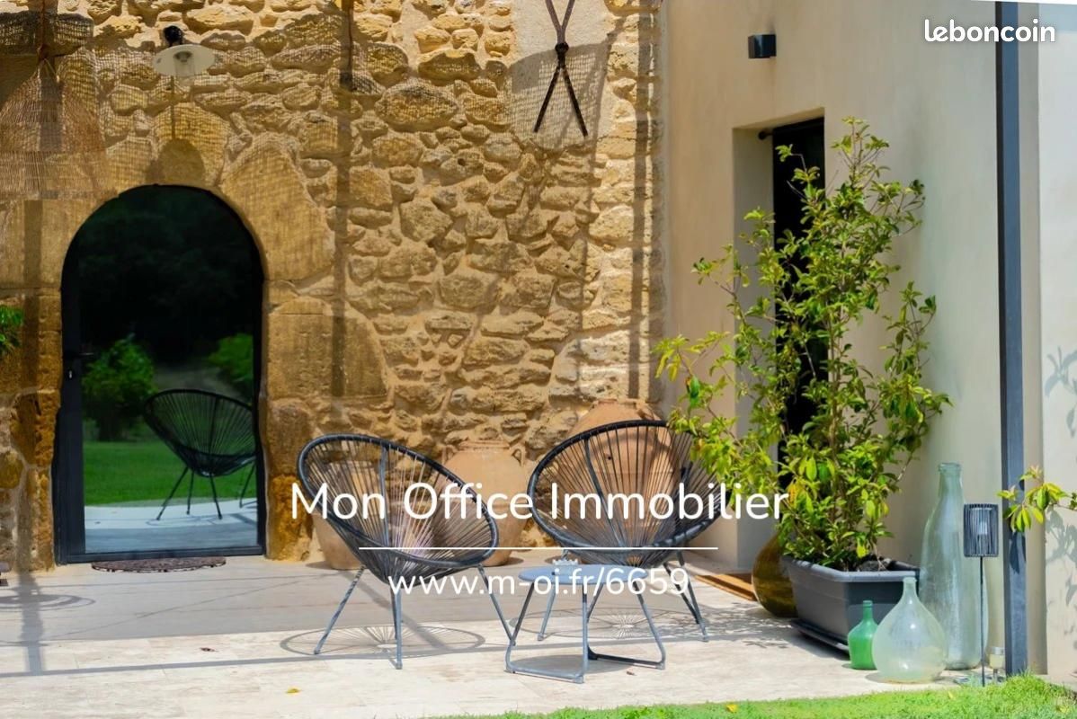 Maison 6 pièces 145 m² · à Vaugines · 145 m² · 1 045 000 €