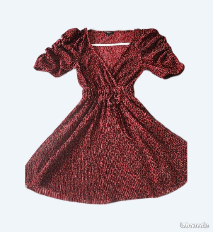 Robe Jennyfer Noire Et Rouge, Motif Géométrique, Taille 36 (occasion Très Bon état)