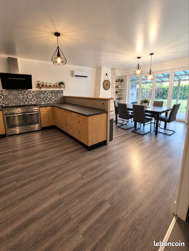Maison 6 pièces 180 m² · à Montlieu-la-Garde · 180 m² · 230 000 €