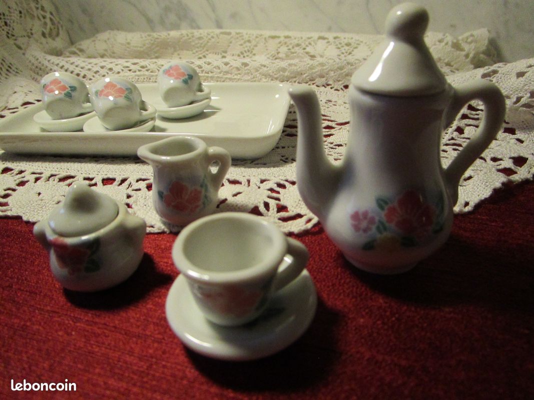 PIÈCES DE DINETTE en porcelaine, inscription asiatique (chine ou japon) soupière EUR 6,00 - FR