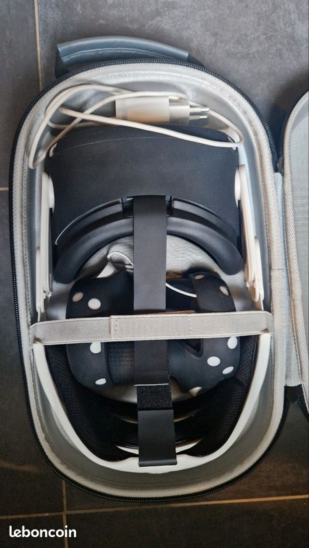 Casque VR - OCULUS Meta Quest 2 (image 1)